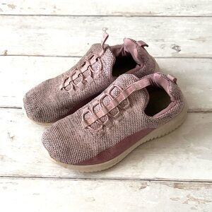 Girls Size 4 Pink Slip On Sneakers Athletic Easy On Shoes Big Kids STQ Gear